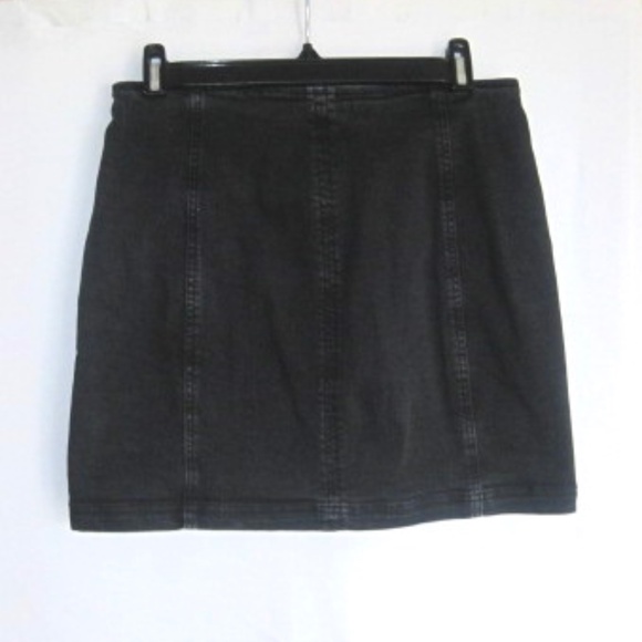 Kendall & Kylie Embroidered Denim Mini Skirt - Picture 3 of 6